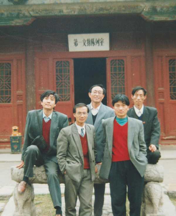 008 前排左一團(tuán)委書記高丙杰、前排右一組織干事王小龍，后排中黨辦主任馮振宇 右一宣傳部長(zhǎng)王衛(wèi)民 (71).jpg