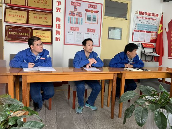 為確保此次大檢修停車計劃安全順利的完成，動力車間及早動手，精心組織，周密部署。按照公司大檢修指揮部的停車計劃，及時召開車間大檢修停車計劃工作會議.jpg