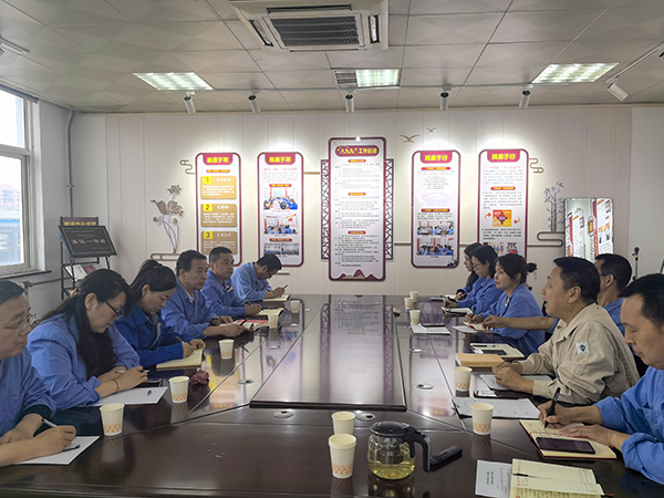 5月23日，法審、實(shí)業(yè)黨支部結(jié)對開展“學(xué)思鑄魂 共促共建”主題黨日活動 (2).jpg