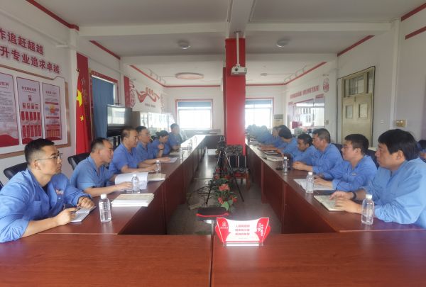 8月7日，公司職能部門對計控電儀部安全責(zé)任制等方面進行督查.jpg