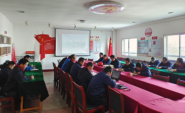 12月27日14：10，合成車間開展典型事故案例討論.jpg