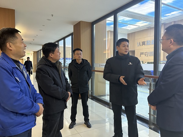 1月31日，咸陽市工信局副局長趙英立來彬州公司調研檢查1.jpg