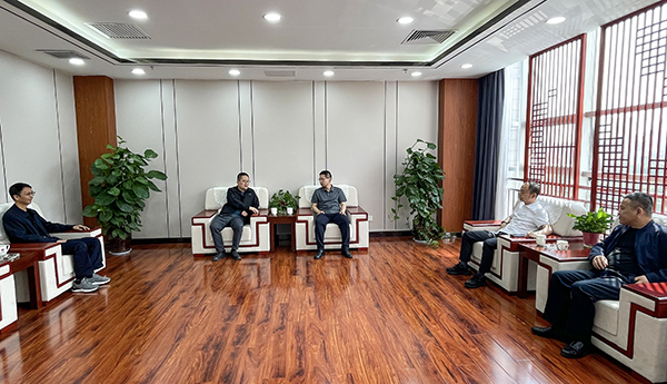 4月17日，彬州公司副總經(jīng)理張安平帶隊前往運銷彬長分公司座談.jpg