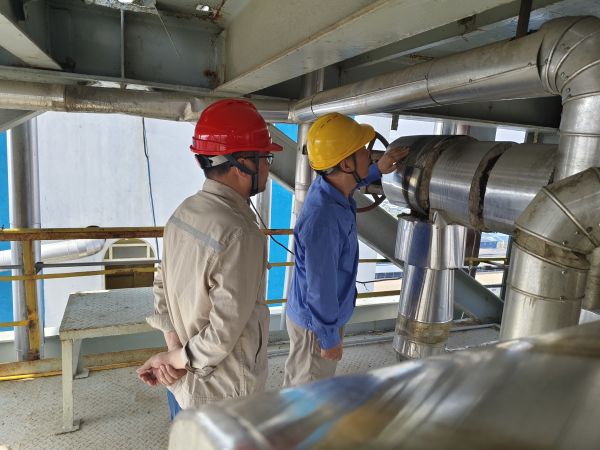 6月5日上午，尿素車(chē)間開(kāi)展節(jié)前安全檢查.jpg