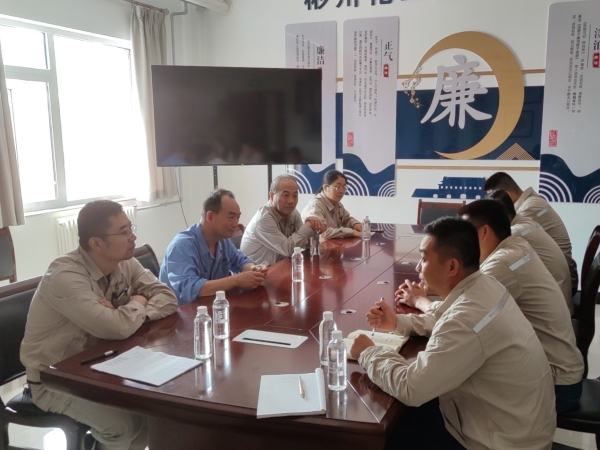 7月11日，公司領(lǐng)導(dǎo)在修造分部進(jìn)行檢查。.jpg